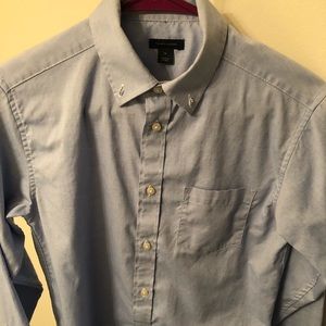 (16) Tommy Hilfiger Boys Button Down Shirt